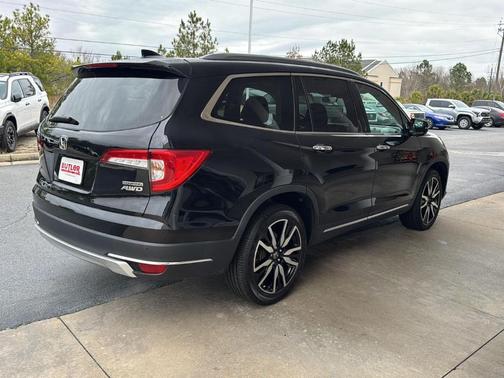 2022 Honda Pilot Touring 8-Passenger