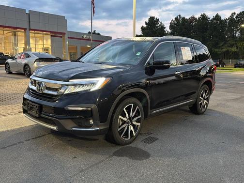 2022 Honda Pilot Touring 8-Passenger
