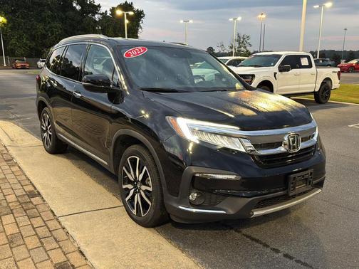 2022 Honda Pilot Touring 8-Passenger