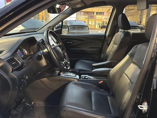 2022 Honda Pilot Touring 8-Passenger