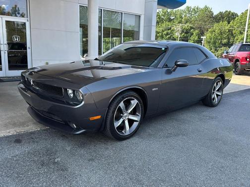 2014 Dodge Challenger SXT