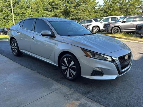 2022 Nissan Altima 2.5 SV