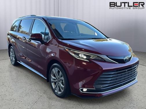 2024 Toyota Sienna Platinum 7 Passenger