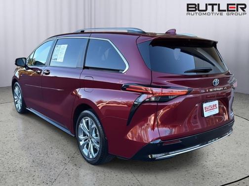 2024 Toyota Sienna Platinum 7 Passenger