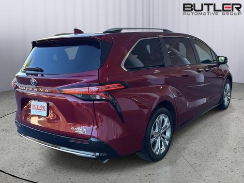 2024 Toyota Sienna Platinum 7 Passenger