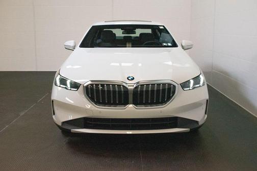 Alpine White 2027 BMW 530 i xDrive