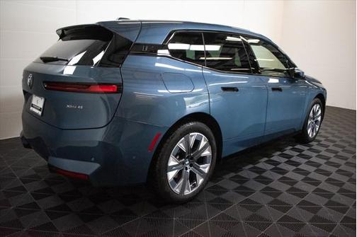 2026 BMW iX xDrive45