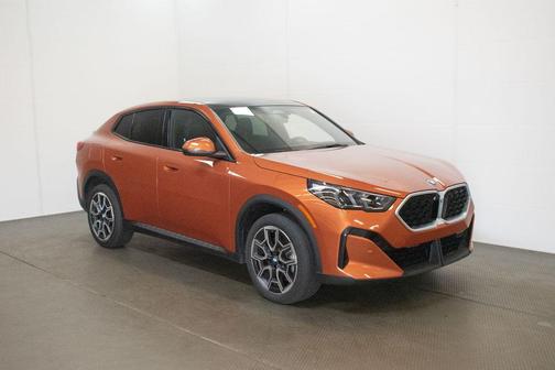 Orange Metallic 2025 BMW X2 xDrive28i