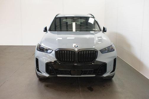 Brooklyn Grey Metallic 2026 BMW X5 xDrive40i