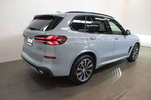 Brooklyn Grey Metallic 2026 BMW X5 xDrive40i