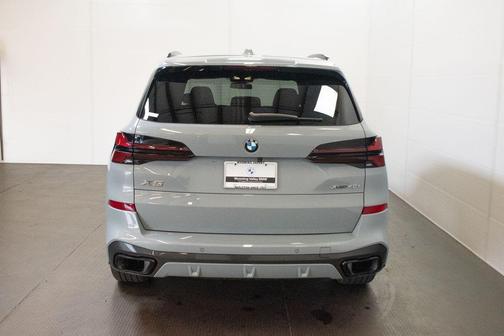 Brooklyn Grey Metallic 2026 BMW X5 xDrive40i