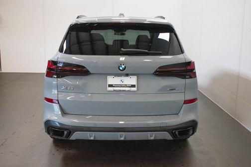 Brooklyn Grey Metallic 2025 BMW X5 xDrive40i