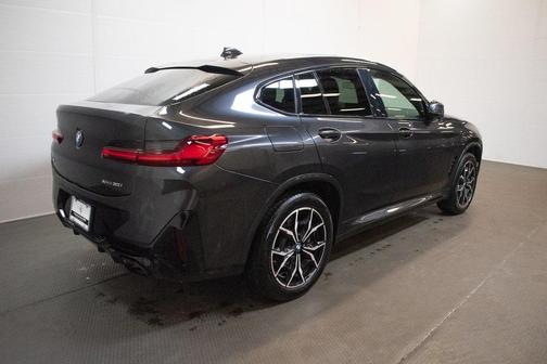 2023 BMW X4 xDrive30i