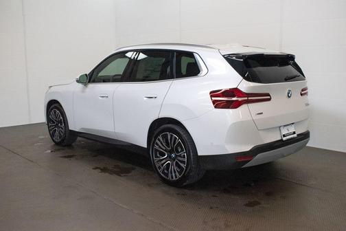 Mineral White Metallic 2026 BMW X3 30 xDrive