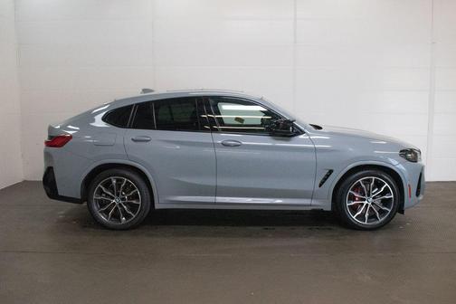 2023 BMW X4 M40i