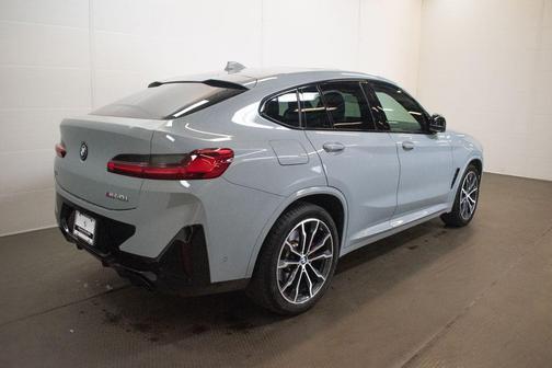 2023 BMW X4 M40i
