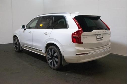 2025 Volvo XC90 Plug-In Hybrid T8 Plus 6-Seater