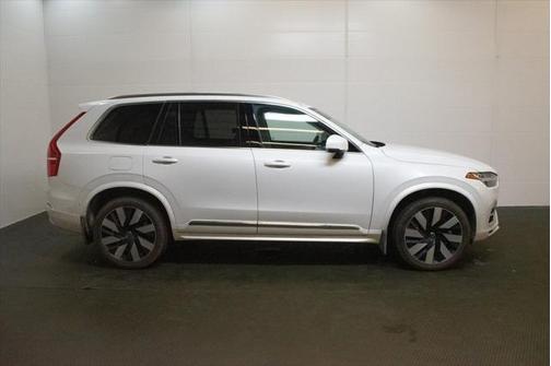 2025 Volvo XC90 Plug-In Hybrid T8 Plus 6-Seater