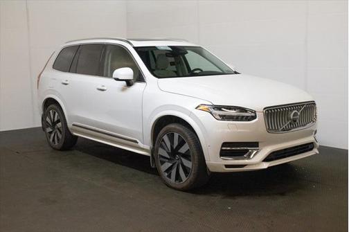2025 Volvo XC90 Plug-In Hybrid T8 Plus 6-Seater