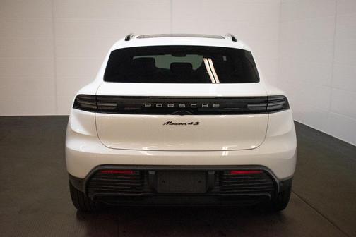 2025 Porsche Macan 4S