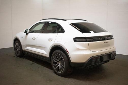 2025 Porsche Macan 4S
