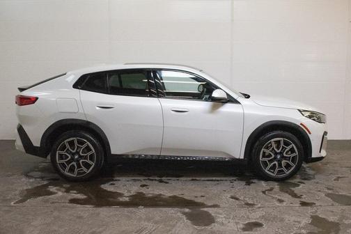2025 BMW X2 xDrive28i