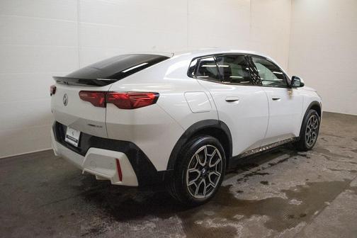 2025 BMW X2 xDrive28i