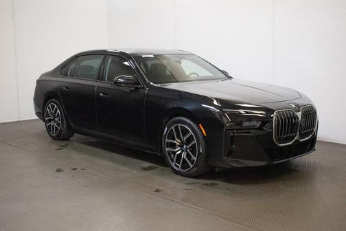 2025 BMW 740 i xDrive