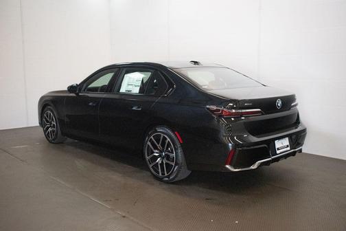 Black Sapphire Metallic 2026 BMW 740 xDrive