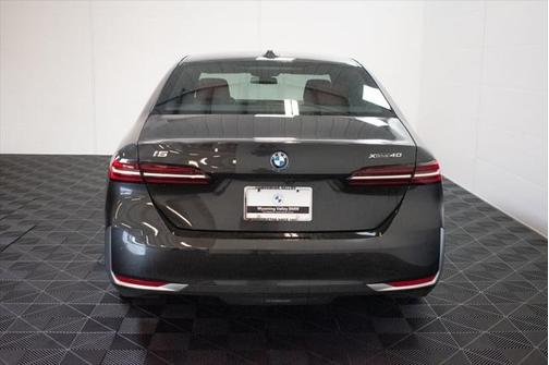 2025 BMW i5 xDrive40