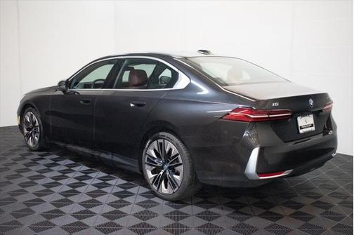 2025 BMW i5 xDrive40