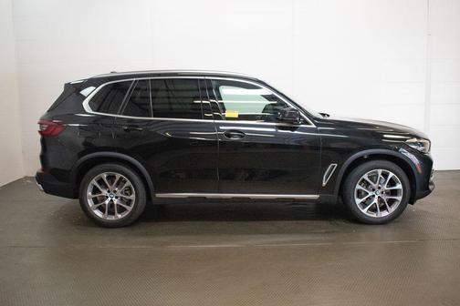 Black Sapphire Metallic 2022 BMW X5 xDrive40i