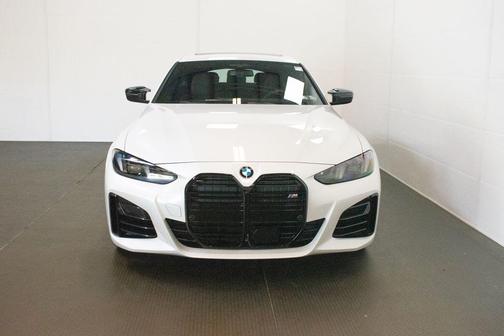 Mineral White Metallic 2026 BMW M440 i xDrive
