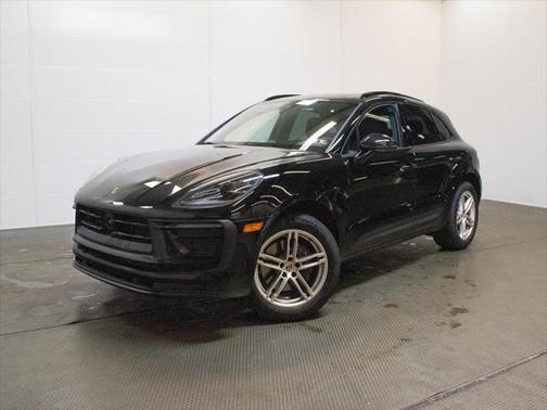 2025 Porsche Macan Base