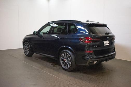 Carbon Black Metallic 2024 BMW X5 xDrive40i