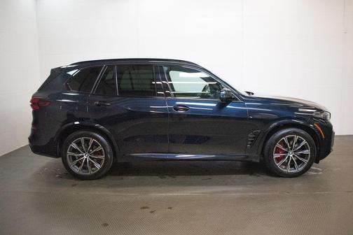 Carbon Black Metallic 2024 BMW X5 xDrive40i