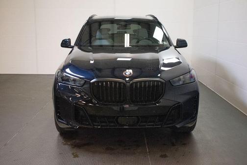 Carbon Black Metallic 2024 BMW X5 xDrive40i