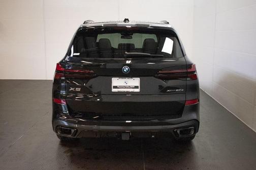 Black Sapphire Metallic 2026 BMW X5 PHEV xDrive50e