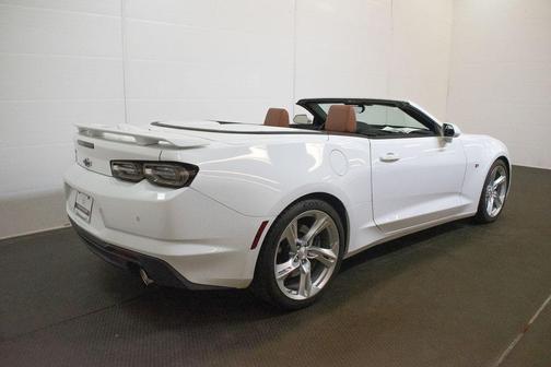 Summit White 2021 Chevrolet Camaro 2SS
