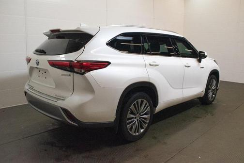 2021 Toyota Highlander Hybrid Platinum