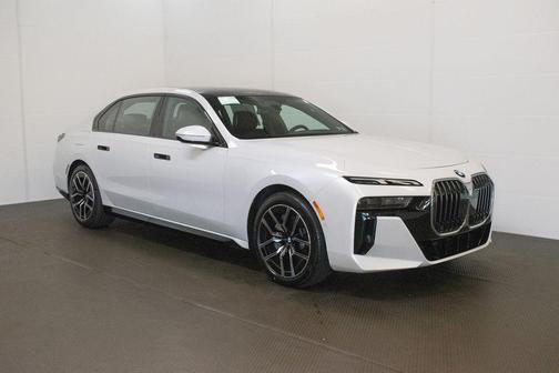 Mineral White Metallic 2026 BMW 740 xDrive