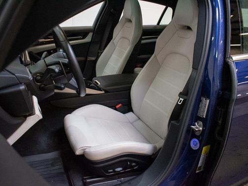 2024 Porsche Panamera 4