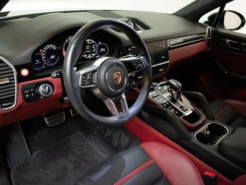2023 Porsche Cayenne GTS