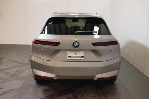 2026 BMW iX xDrive45