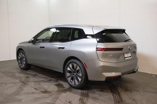 2026 BMW iX xDrive45