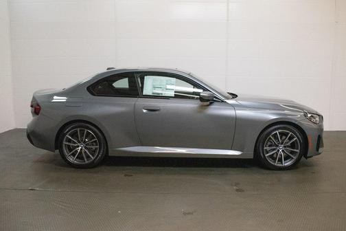 2025 BMW 230 i xDrive