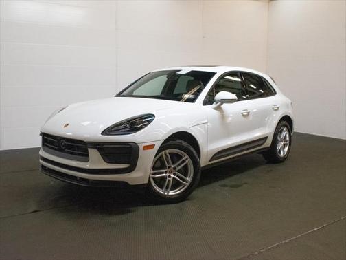 2025 Porsche Macan Base