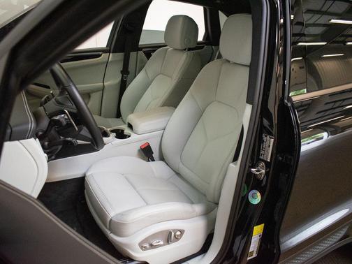 Black 2026 Porsche Macan Macan