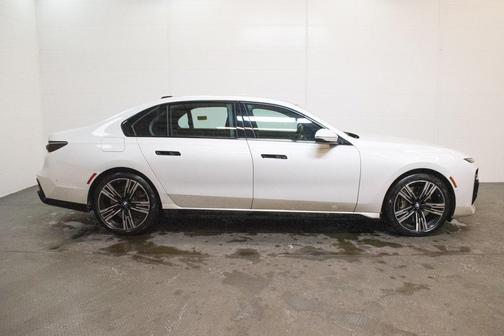 2023 BMW 760 i xDrive