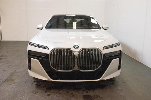2023 BMW 760 i xDrive